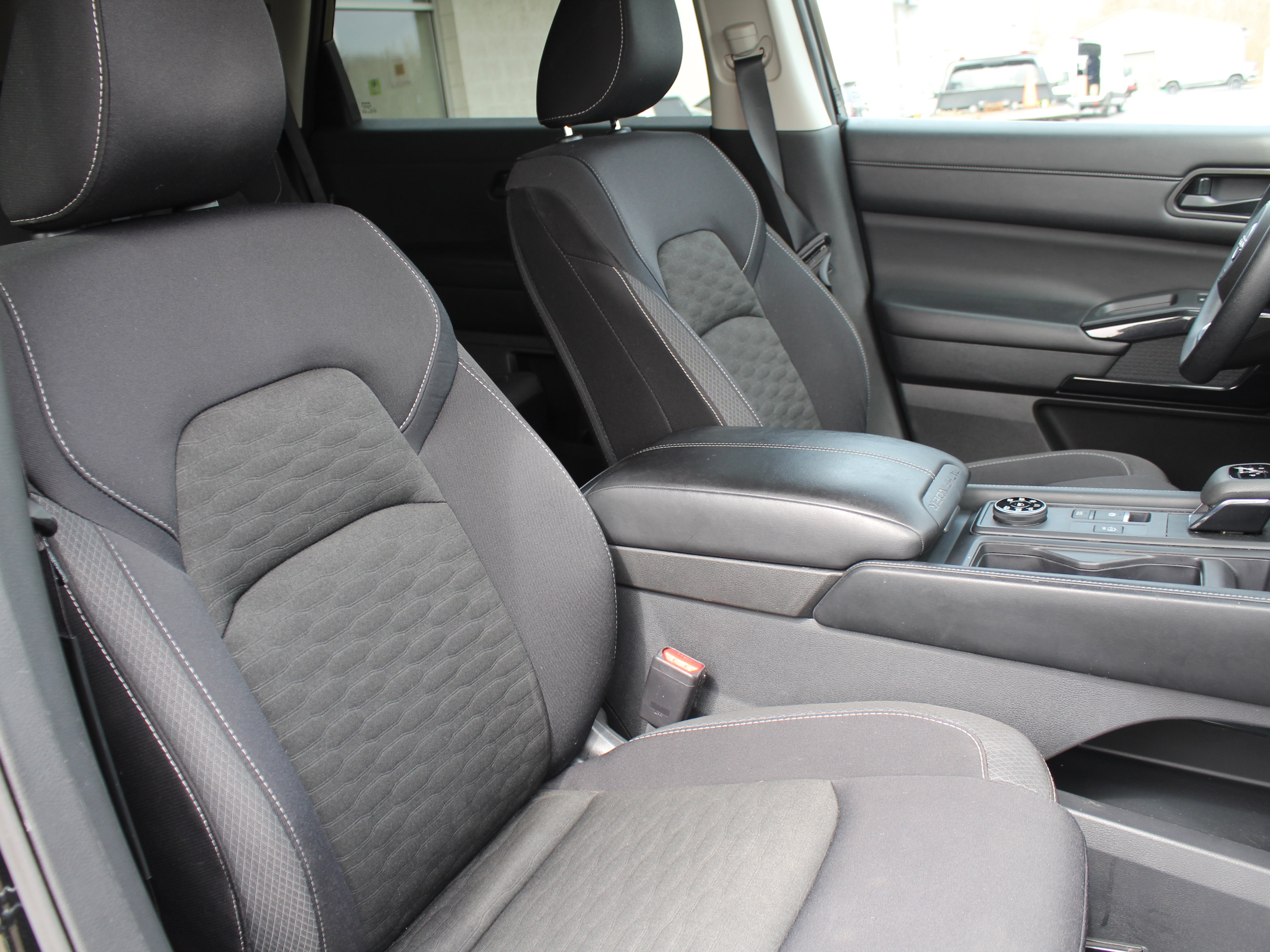 Used 2023 Nissan Pathfinder S AWD/4WD image 29
