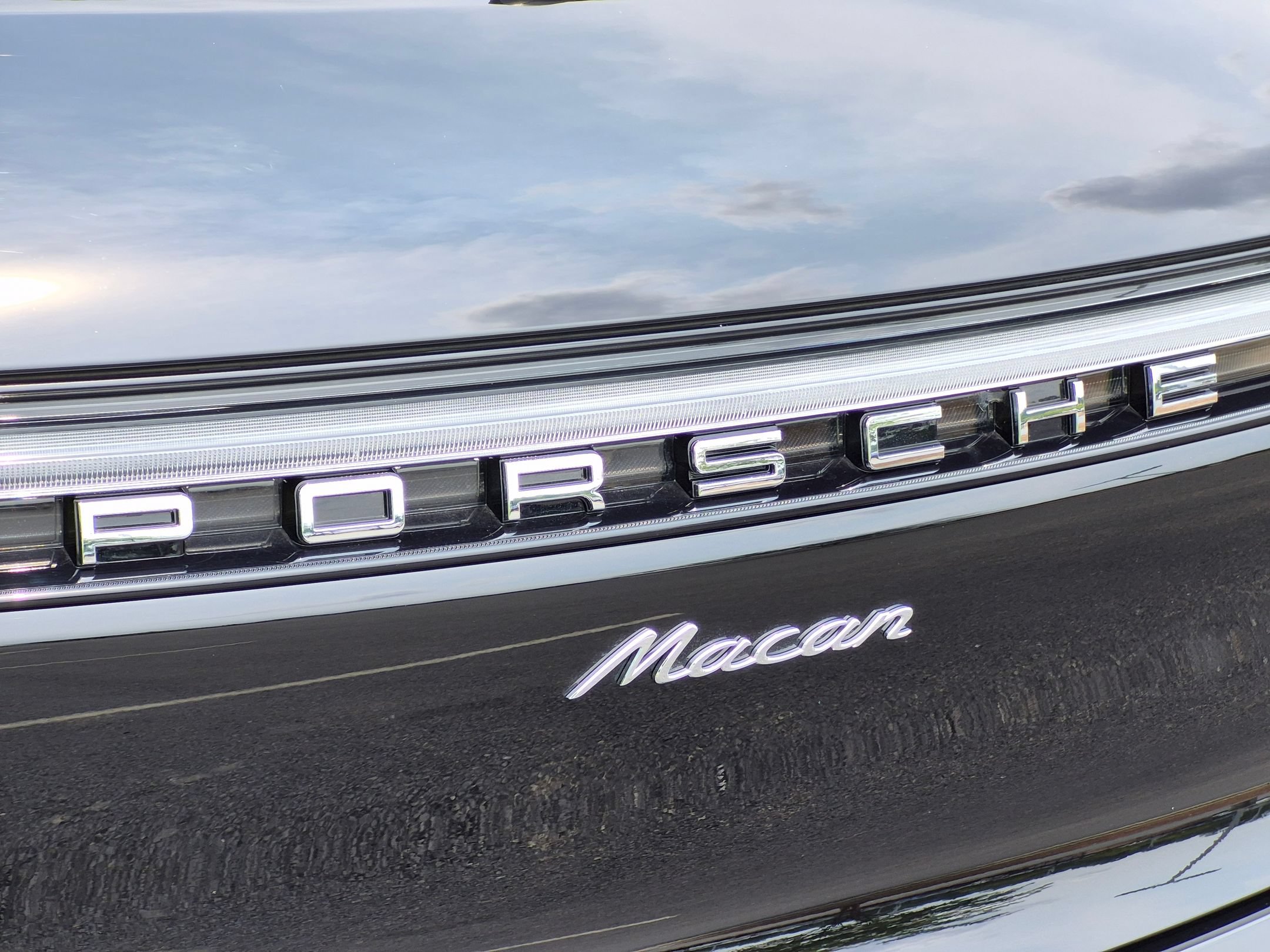 Certified 2026 Porsche Macan AWD/4WD image 29
