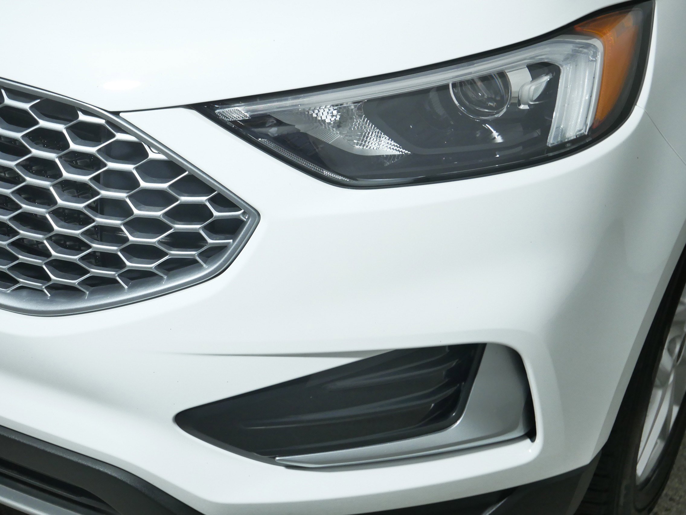 Used 2024 Ford Edge SEL image 16