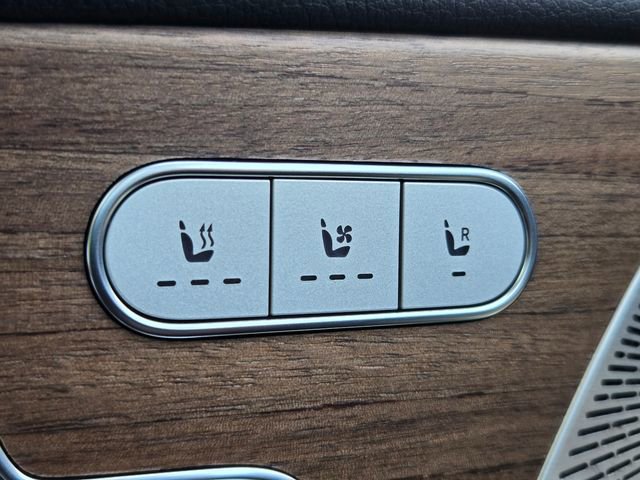 Used 2022 Mercedes-Benz GLS 450 4MATIC image 30