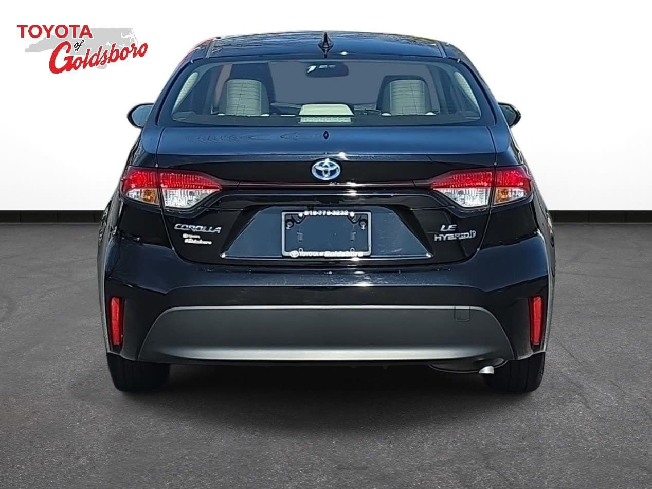 Used 2024 Toyota Corolla LE image 6