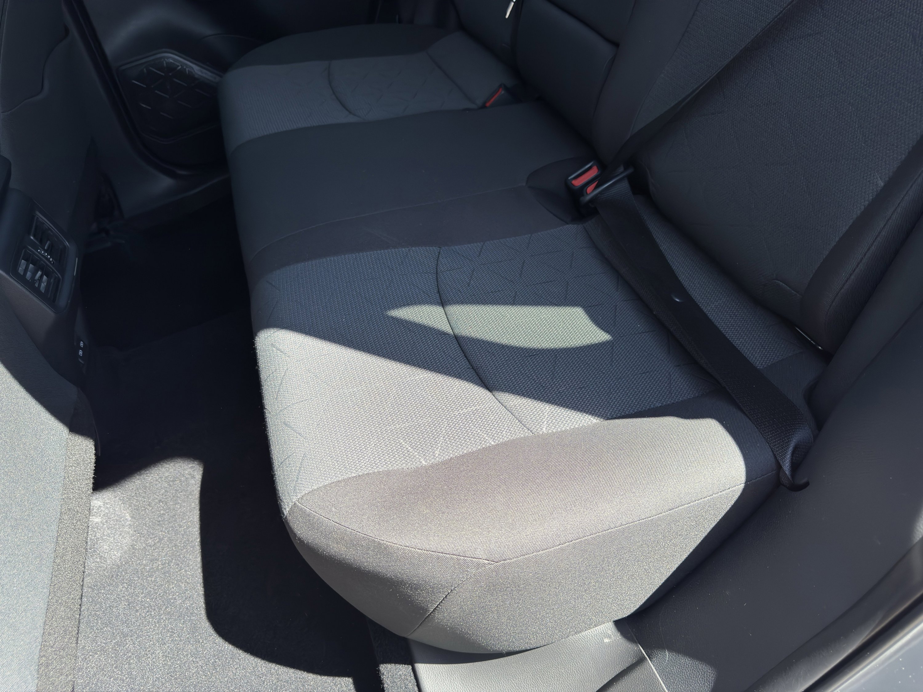 Used 2025 Toyota RAV4 XLE image 20