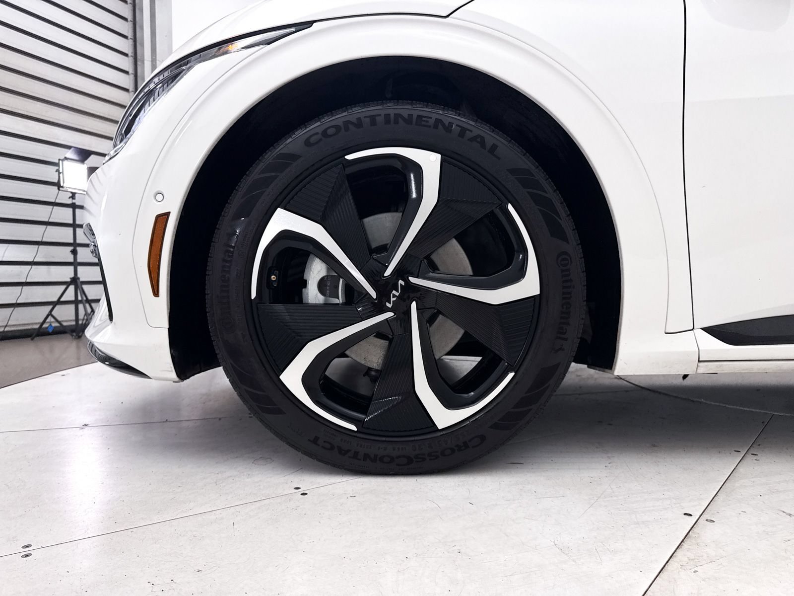 Certified 2023 Kia EV6 GT-Line AWD/4WD image 17