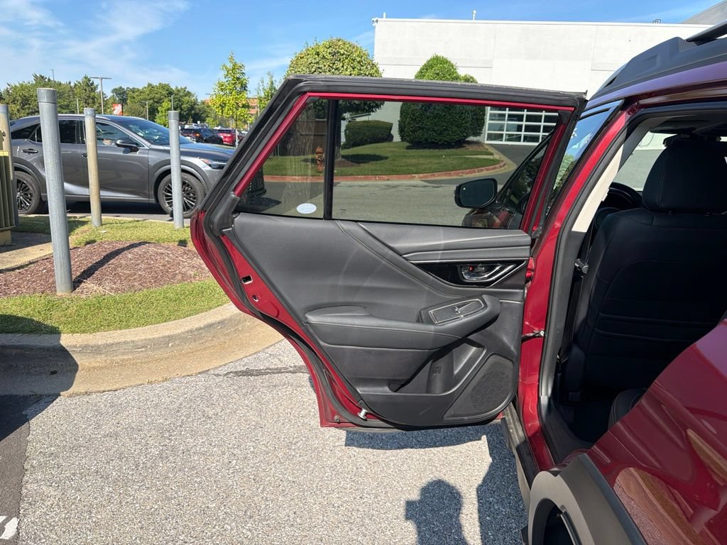 Used 2025 Subaru Outback Touring XT AWD/4WD image 28