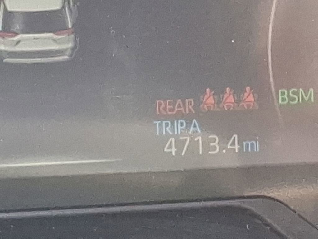 Used 2023 Toyota RAV4 XLE Premium image 22