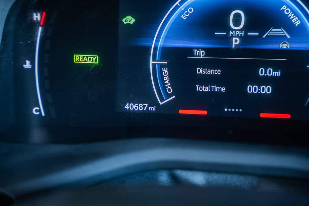 Used 2025 Toyota Camry LE FWD image 40