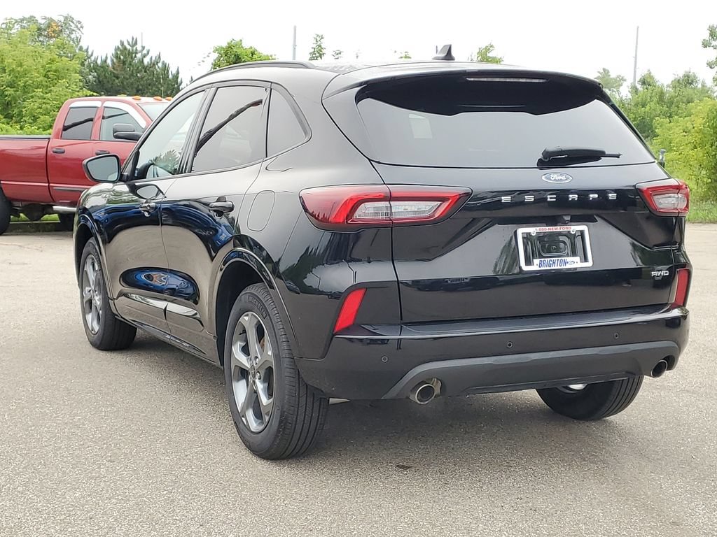 Certified 2024 Ford Escape ST-Line w/ Tech Pack #1 AWD/4WD image 3