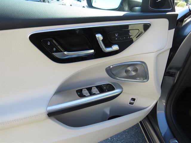 Used 2025 Mercedes-Benz C 300 4MATIC Sedan image 9