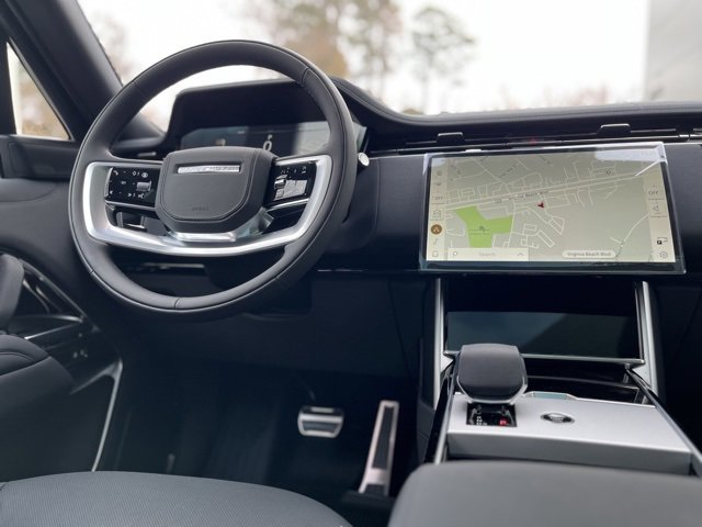 New 2025 Land Rover Range Rover SE image 5
