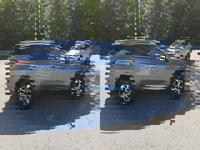 Used 2020 Nissan Murano SV image 2