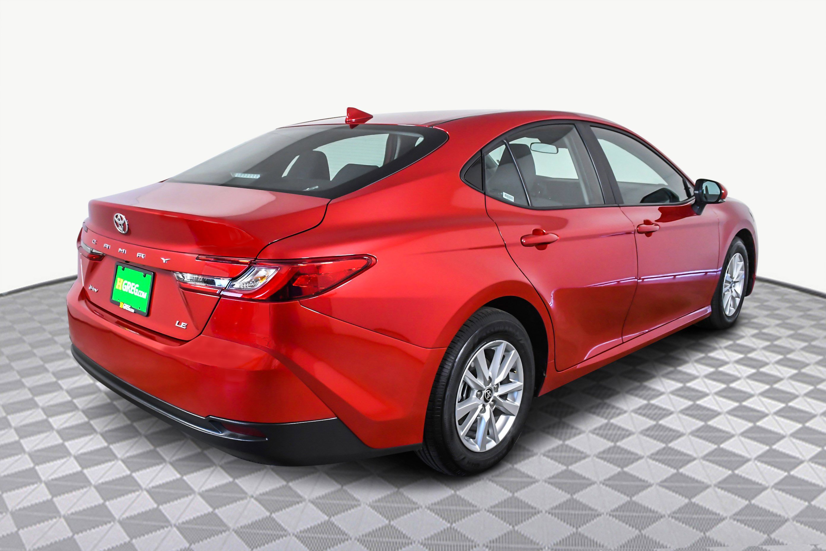 Used 2025 Toyota Camry LE image 8