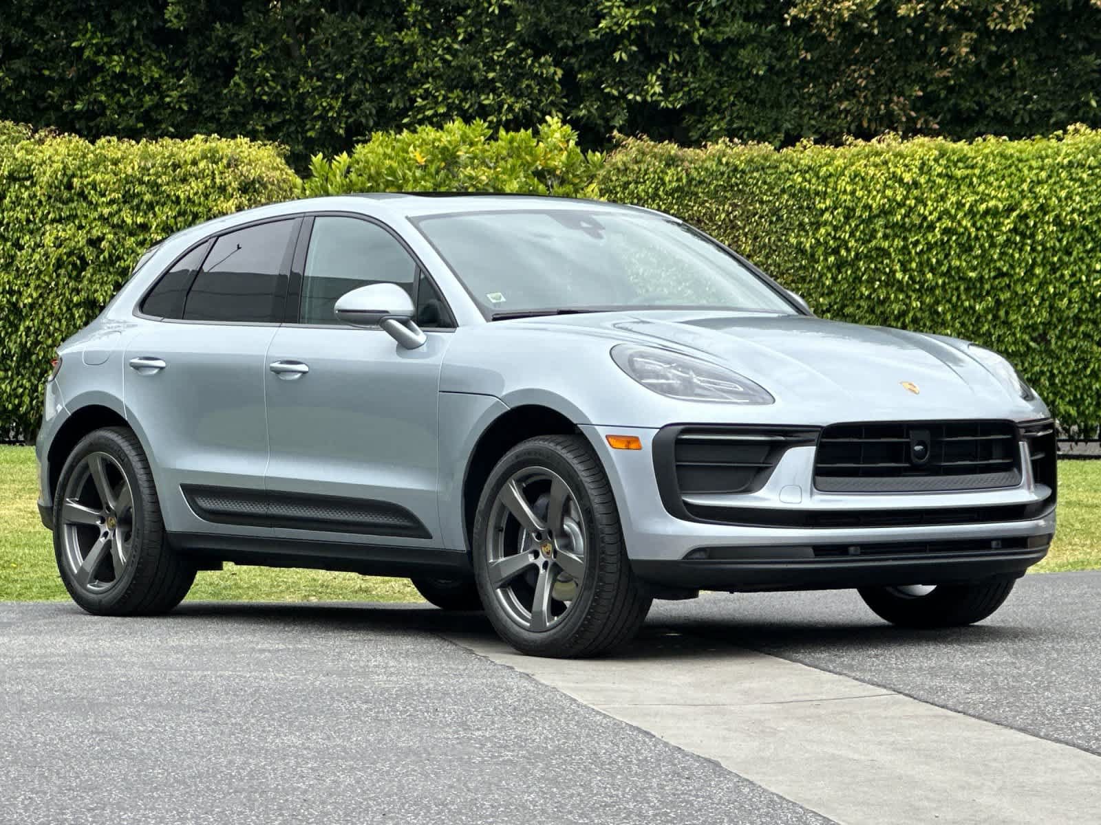 New 2026 Porsche Macan AWD/4WD image 10