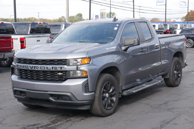 Used 2020 Chevrolet Silverado 1500 Custom w/ Custom Value Package AWD/4WD image 6