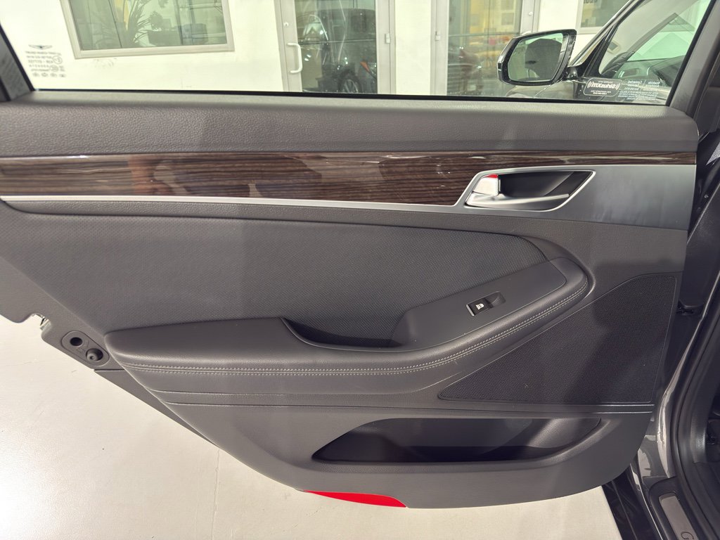 Used 2020 Genesis G80 3.8 image 16