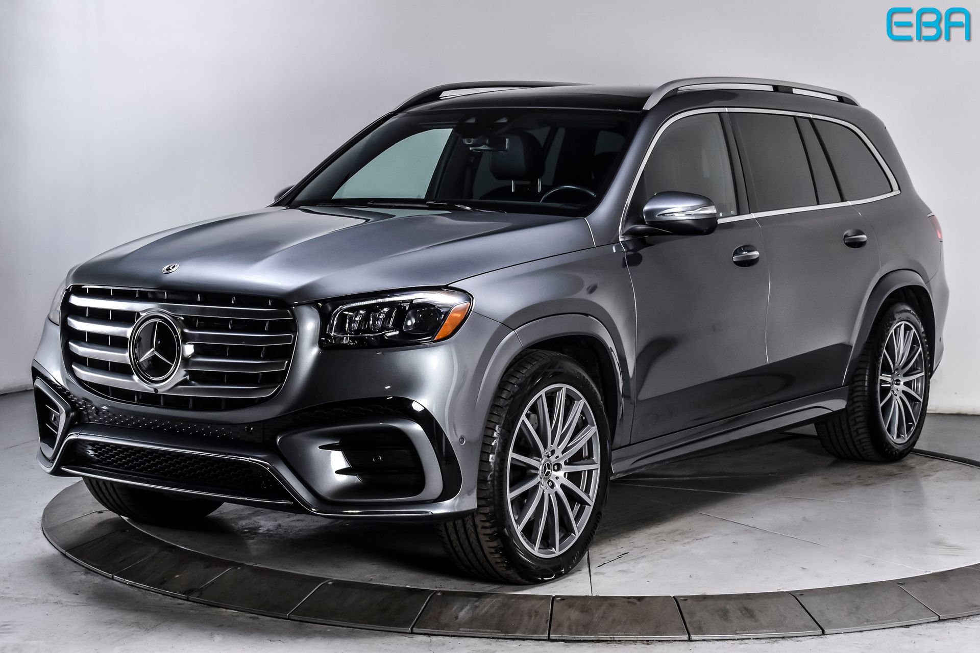 Used 2025 Mercedes-Benz GLS 450 4MATIC image 2
