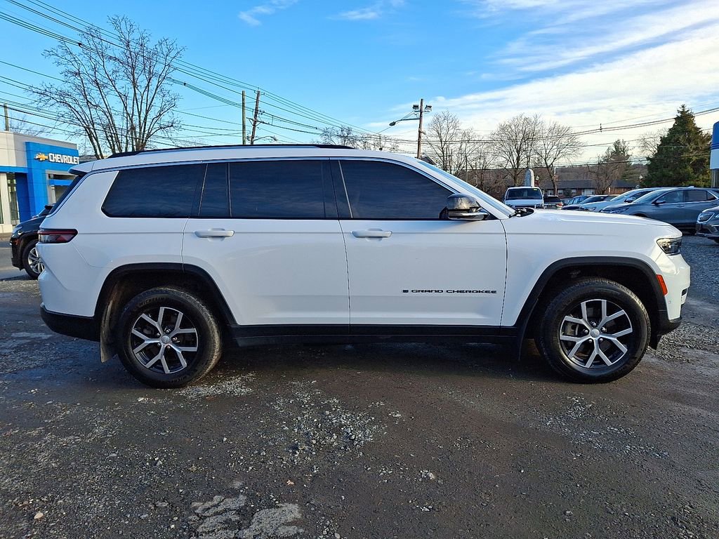 Used 2023 Jeep Grand Cherokee L Limited w/ Luxury Tech Group II image 8
