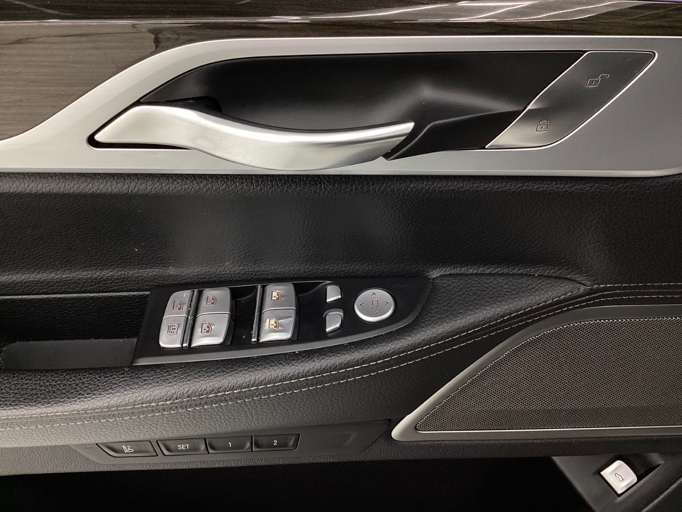 Used 2019 BMW 740i xDrive image 37