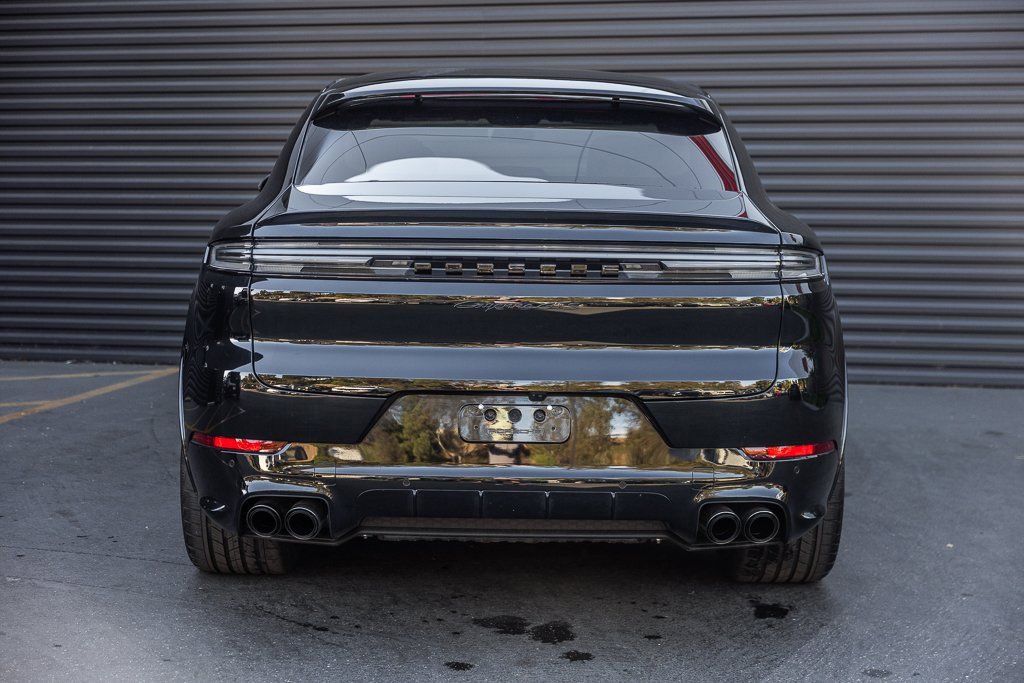 Certified 2025 Porsche Cayenne GTS image 8