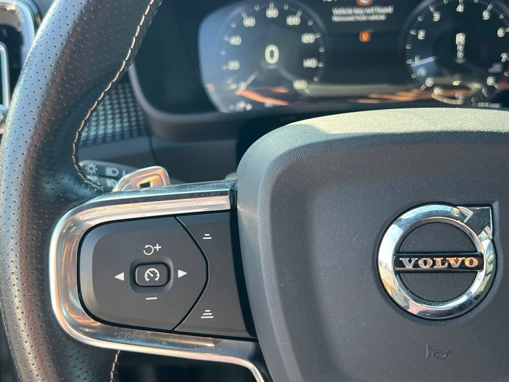 Used 2019 Volvo XC40 T5 R-Design AWD/4WD image 20