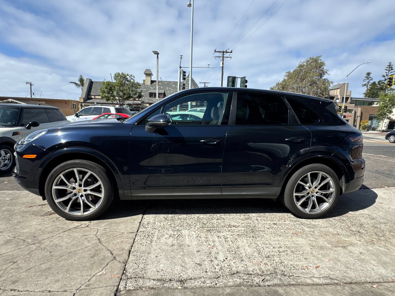 Used 2019 Porsche Cayenne AWD/4WD image 5
