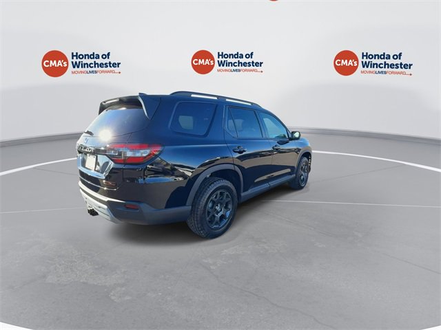 New 2025 Honda Pilot TrailSport image 9