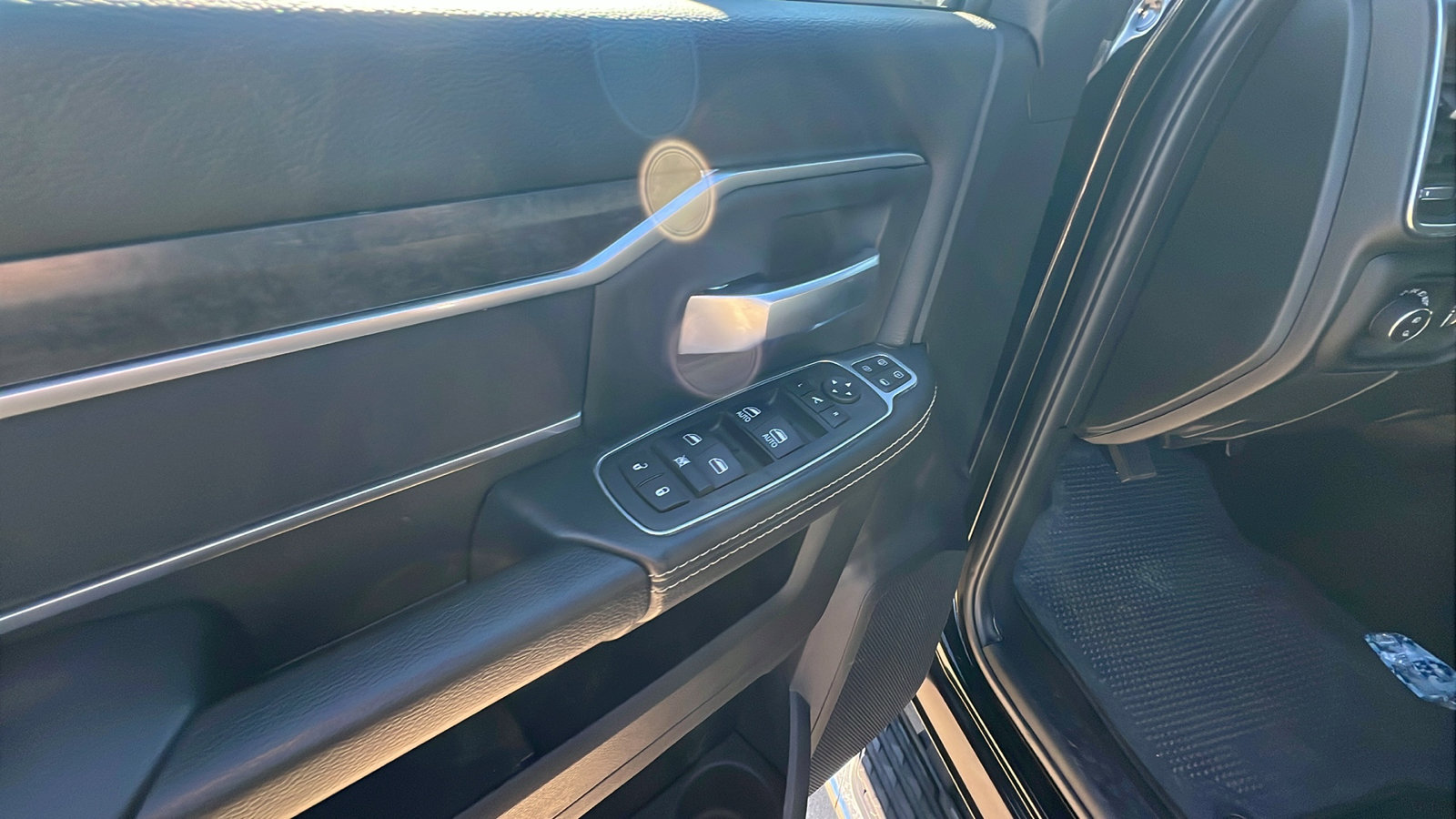 Used 2024 RAM 2500 Big Horn w/ Bed Utility Group image 16