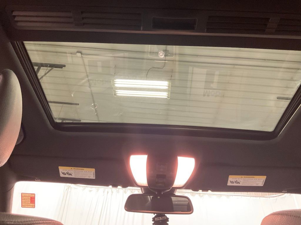 Used 2011 Mercedes-Benz E 350 4MATIC Sedan image 31