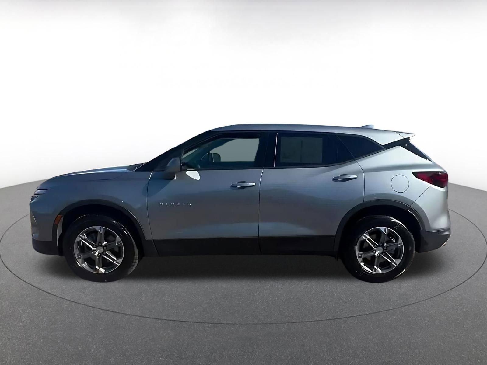 Used 2025 Chevrolet Blazer LT image 9