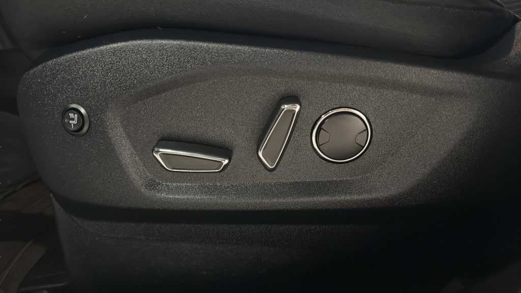 Used 2016 Ford Edge SEL w/ Class II Trailer Tow Package image 17