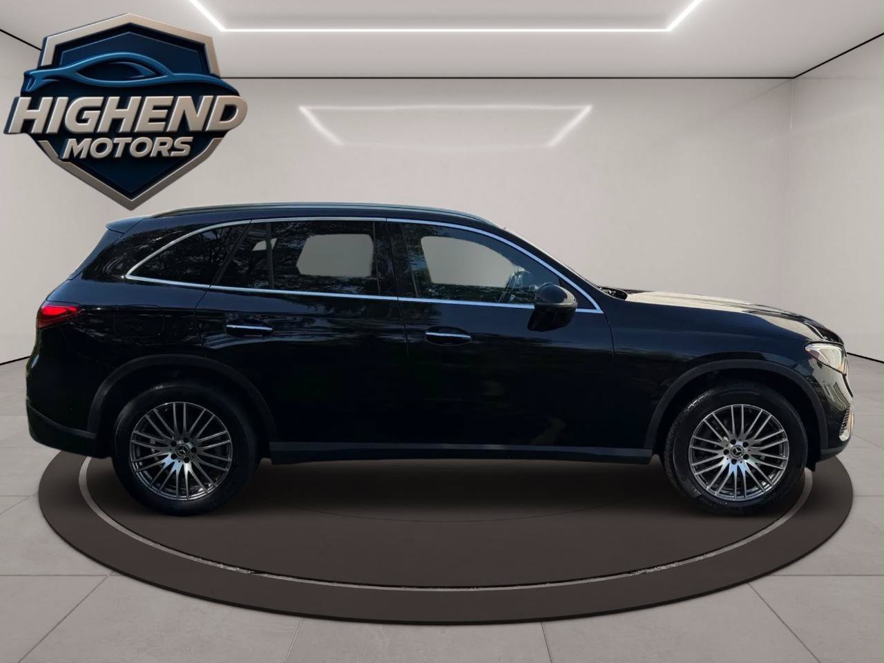 Used 2024 Mercedes-Benz GLC 300 4MATIC image 7