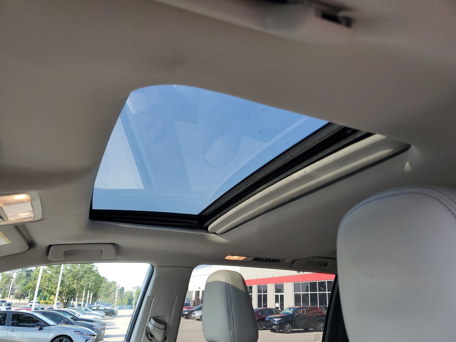 Certified 2018 Toyota Highlander Limited AWD/4WD image 19