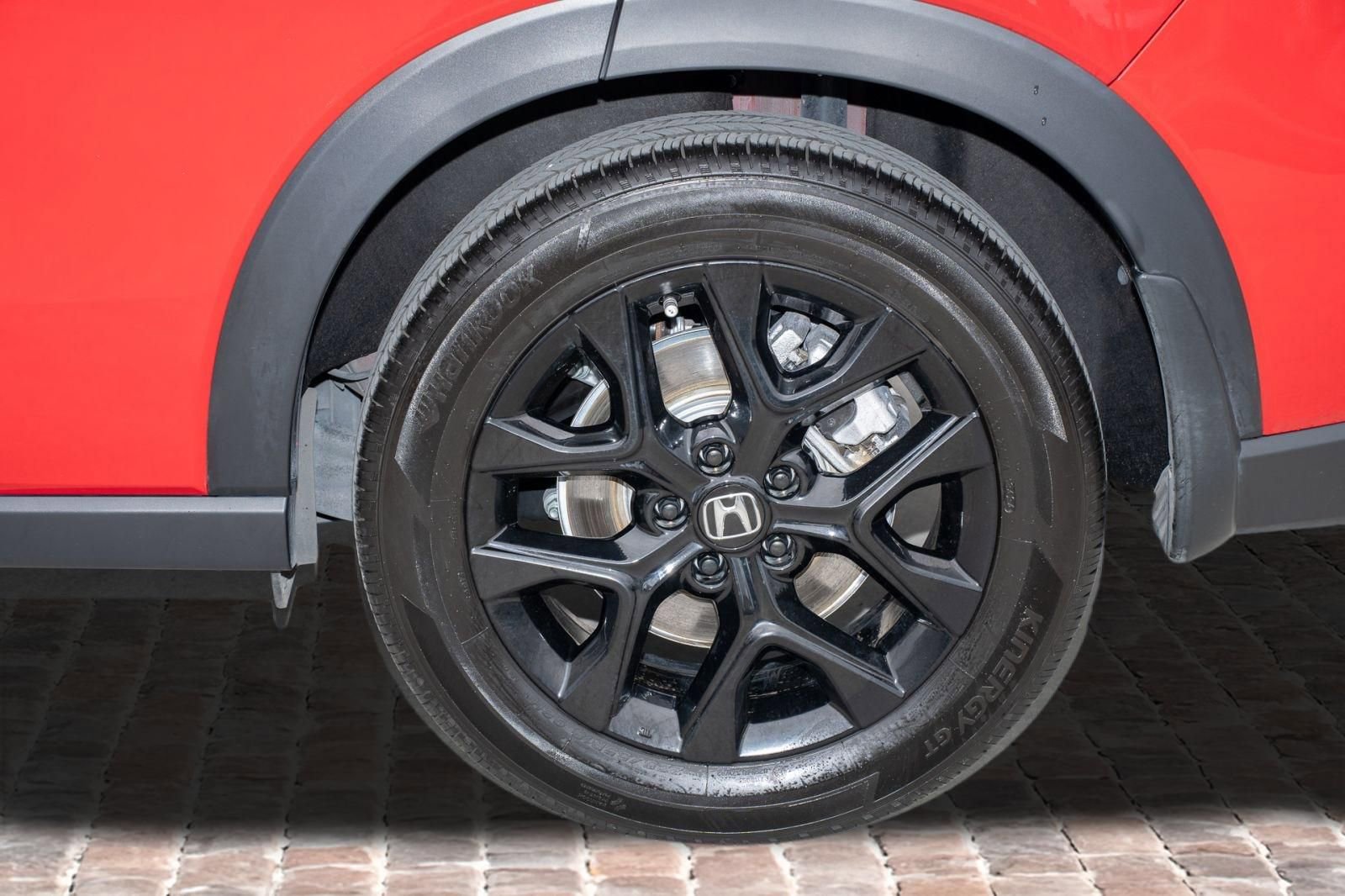 Certified 2025 Honda HR-V Sport image 40