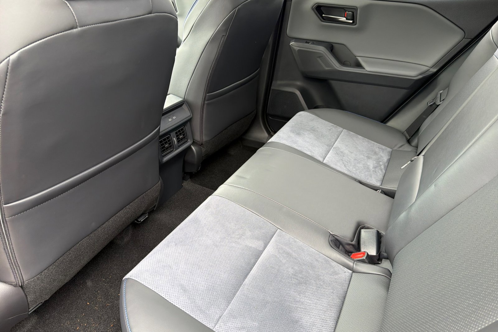 New 2026 Toyota RAV4 XSE AWD/4WD image 10