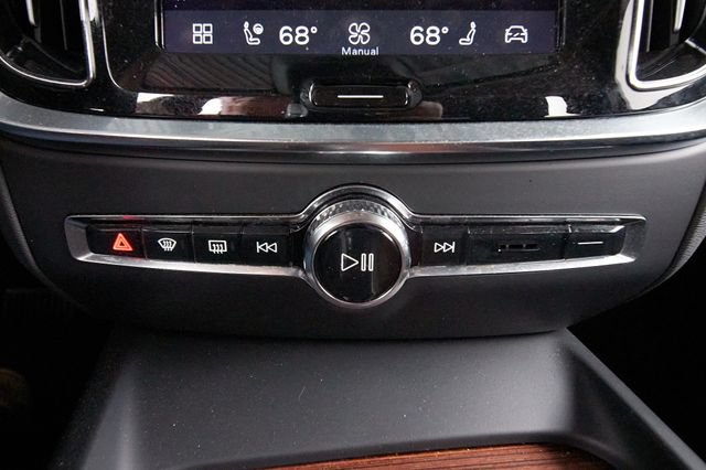 Used 2024 Volvo S60 B5 Plus w/ Climate Package AWD/4WD image 17