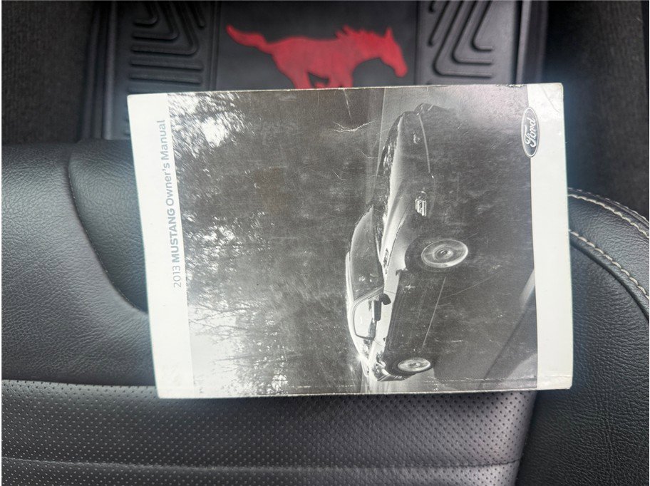 Used 2013 Ford Mustang GT RWD image 38