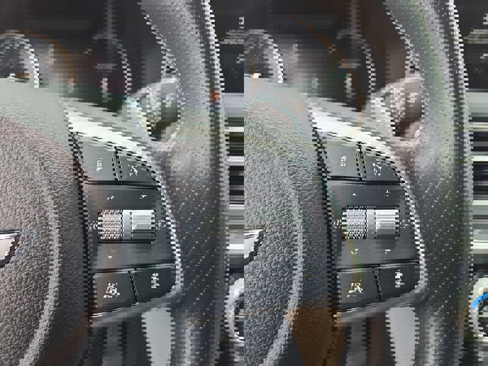 Used 2023 Genesis G70 3.3T RWD image 22