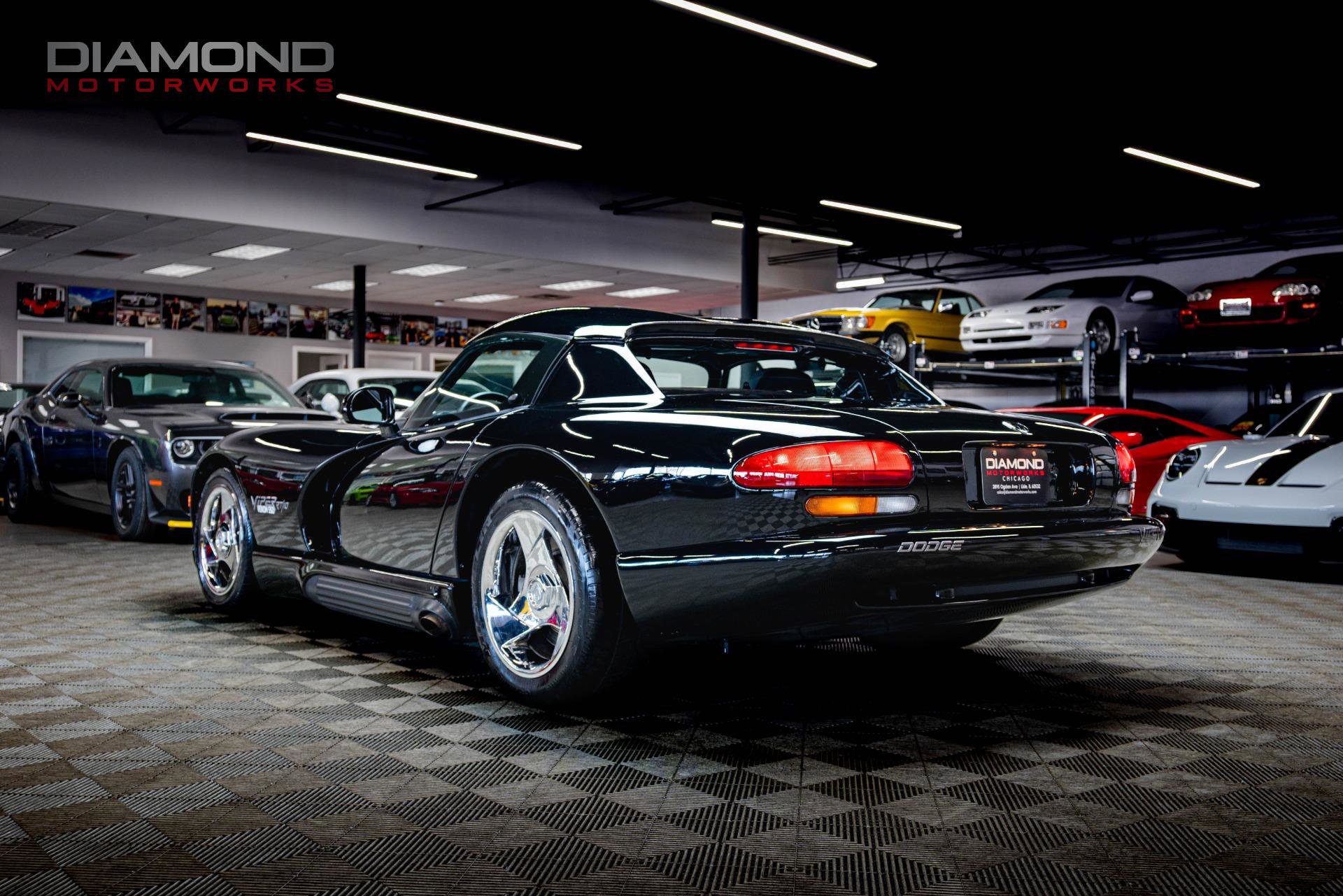 Used 1994 Dodge Viper RT/10 image 2
