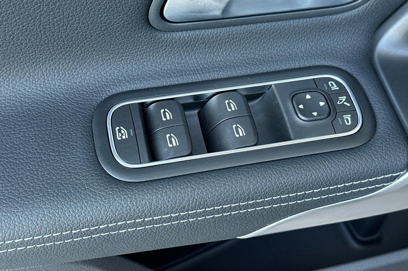 Certified 2025 Mercedes-Benz CLA 250 image 12