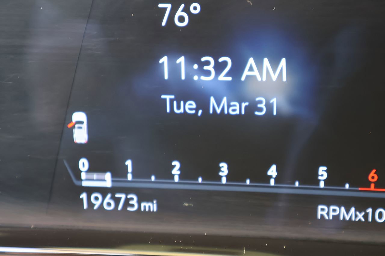 Certified 2024 Cadillac Escalade ESV Premium Luxury image 26