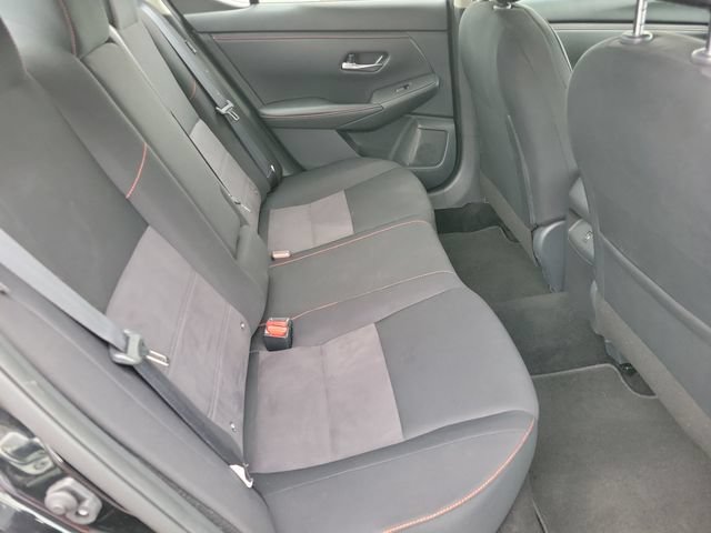 Used 2025 Nissan Sentra SR FWD image 27