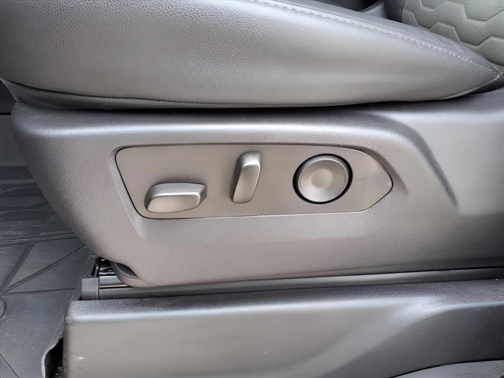 Used 2025 Chevrolet Silverado 2500 ZR2 AWD/4WD image 18