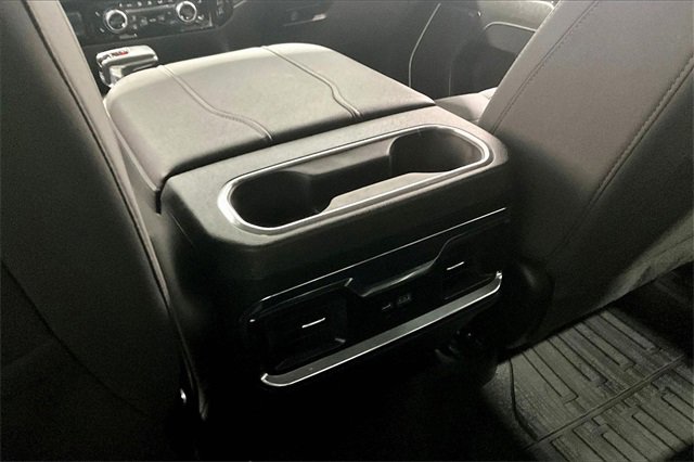 Used 2024 GMC Sierra 1500 Elevation image 11