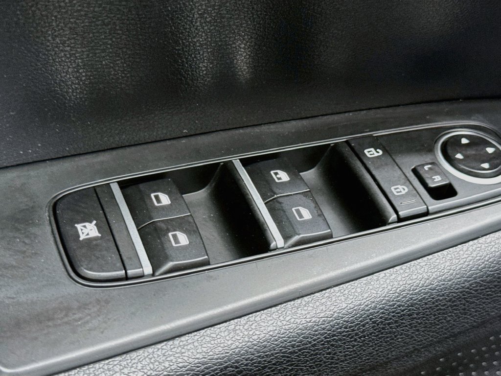 Used 2024 Kia Forte LXS w/ LXS Technology Package FWD image 18
