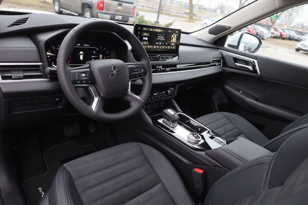 New 2025 Mitsubishi Outlander SE image 37