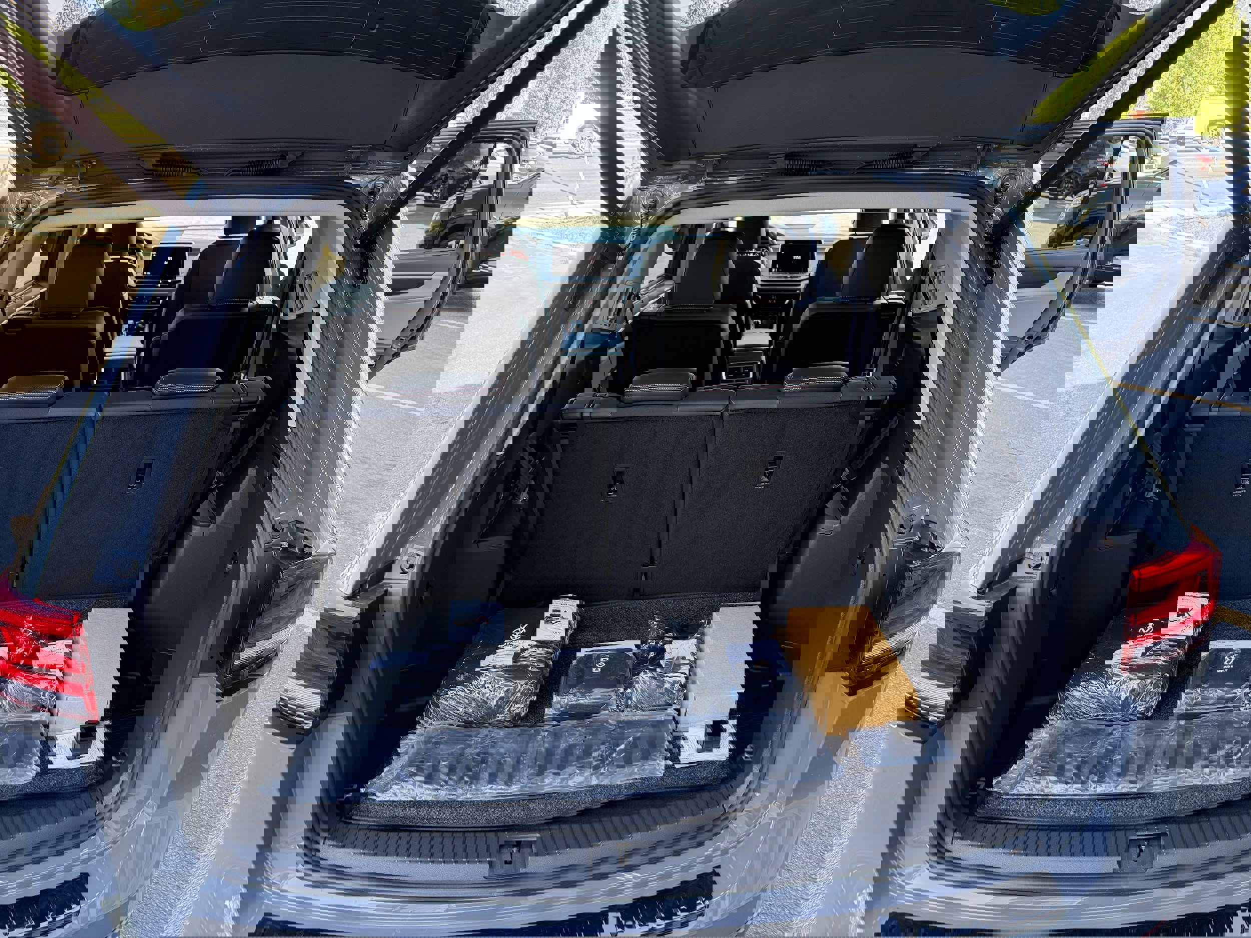 New 2025 Volkswagen Atlas Peak Edition SE image 22