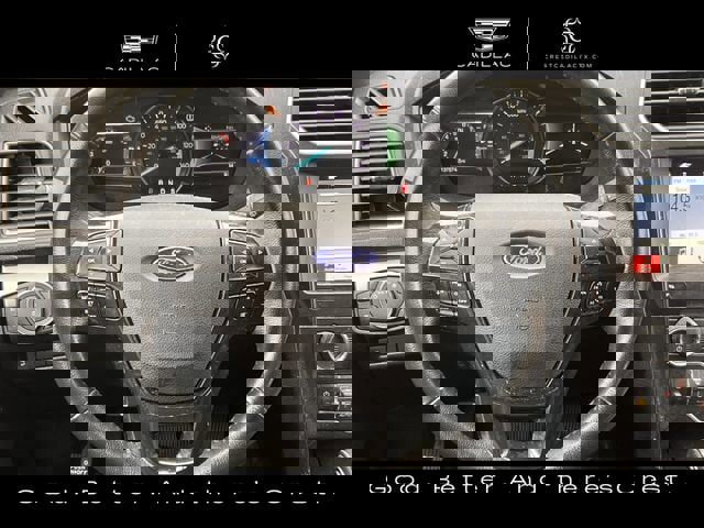 Used 2018 Ford Explorer XLT w/ Equipment Group 202A FWD image 12