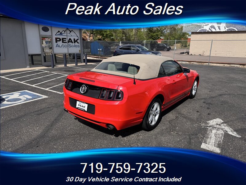 Used 2014 Ford Mustang Convertible RWD image 7