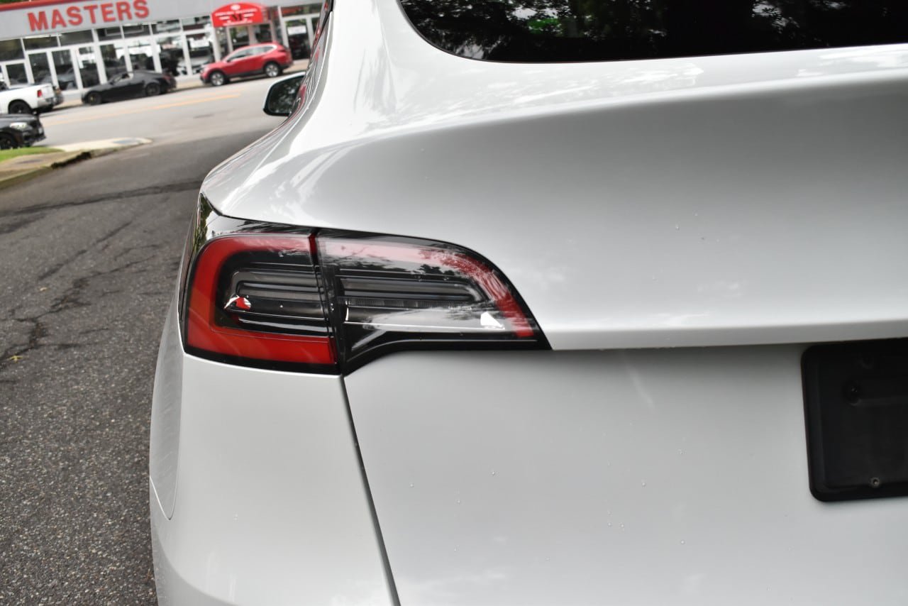 Used 2021 Tesla Model Y 2WD image 29