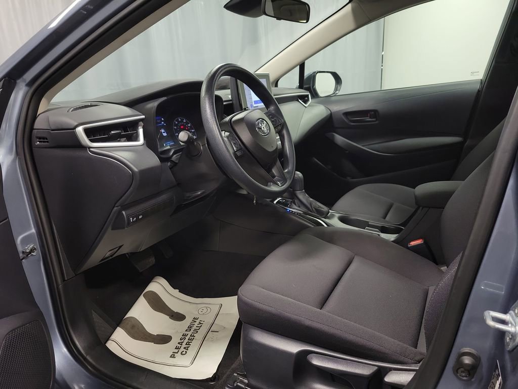 Used 2025 Toyota Corolla LE image 12