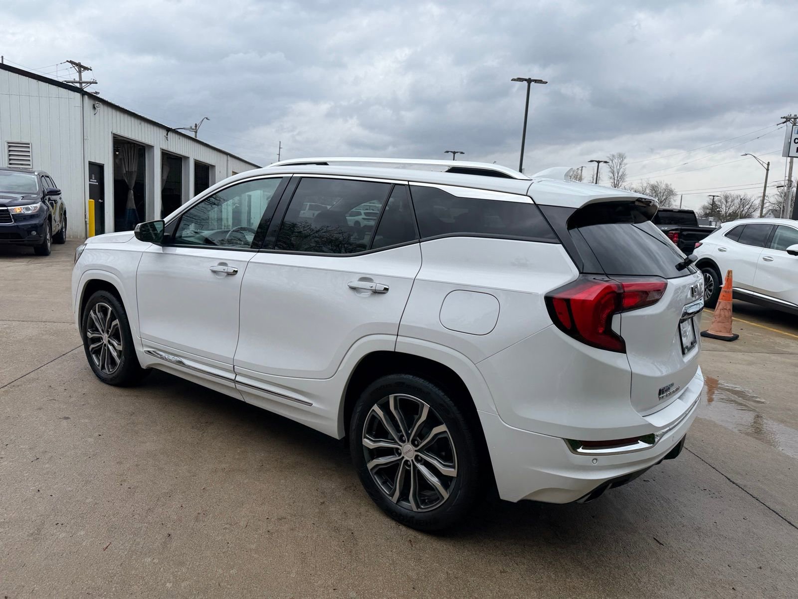 Used 2020 GMC Terrain Denali w/ Denali Premium Package image 28